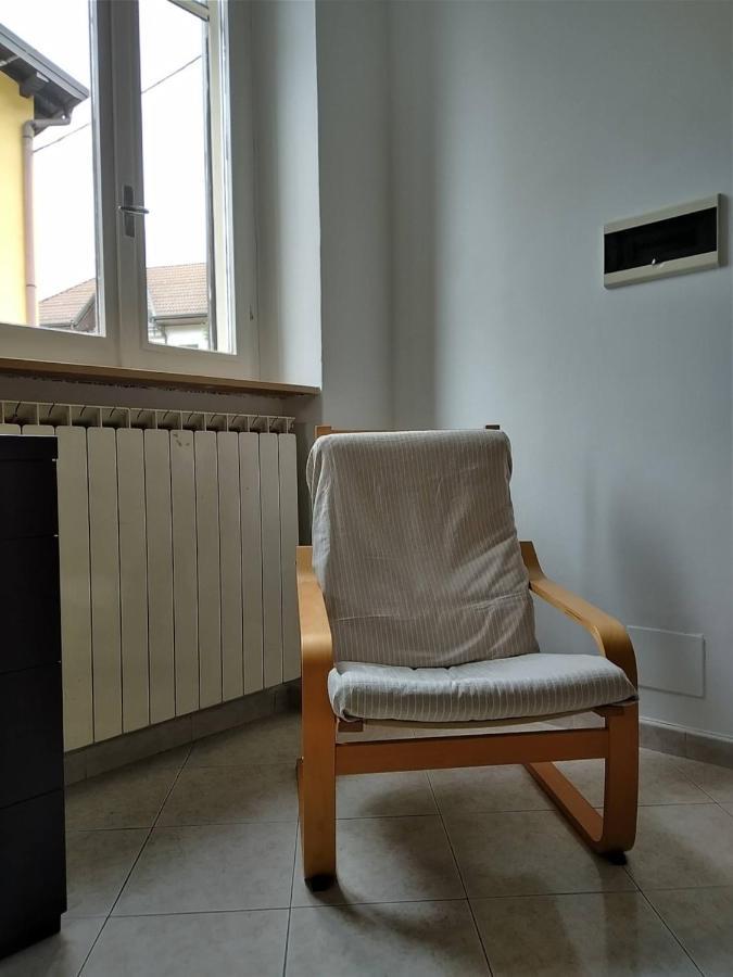 Appartamento La Casa Dei Nonni Malnate Exterior foto
