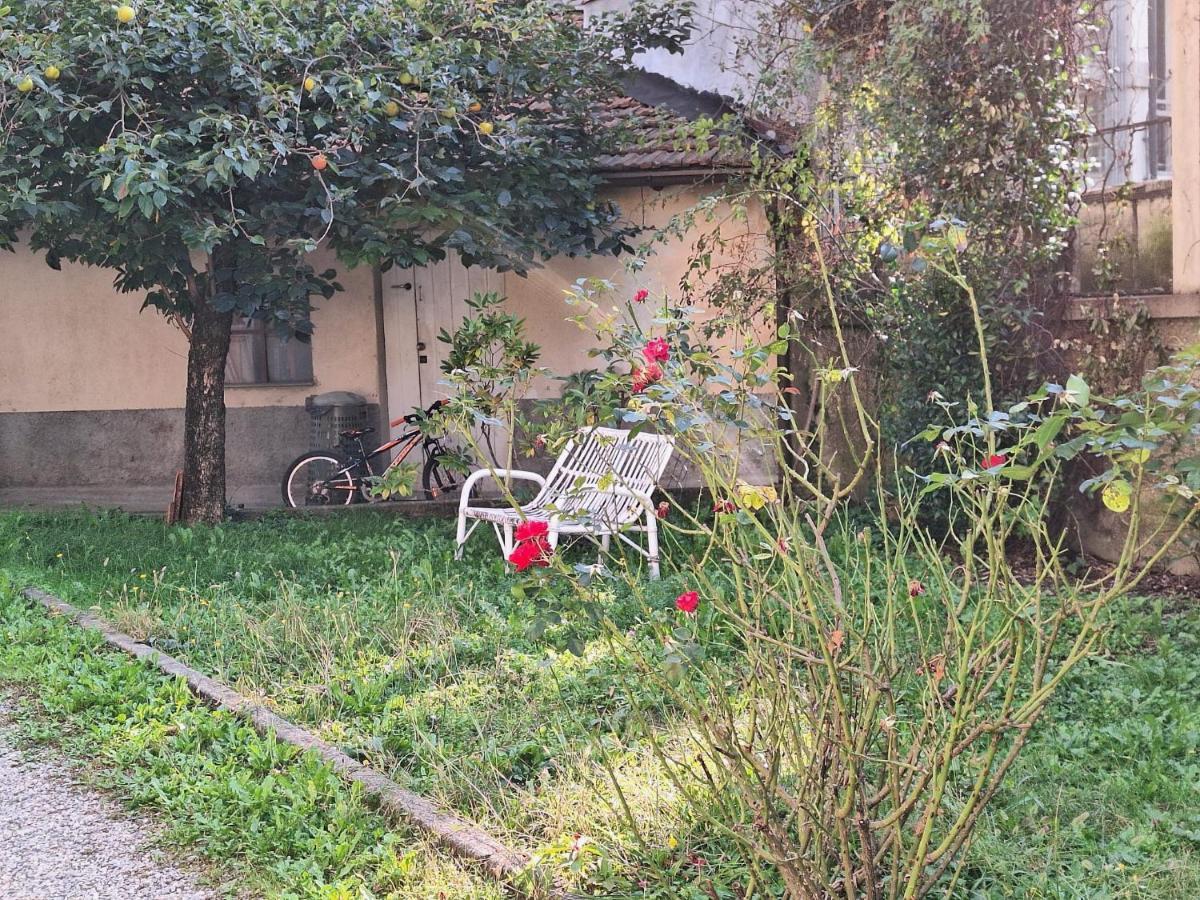 Appartamento La Casa Dei Nonni Malnate Exterior foto