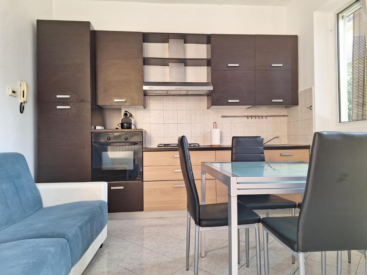 Appartamento La Casa Dei Nonni Malnate Exterior foto